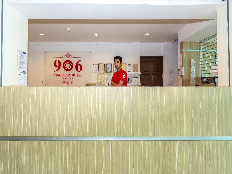 Готель Oyo 1158 906 Airport Malacca Екстер'єр фото